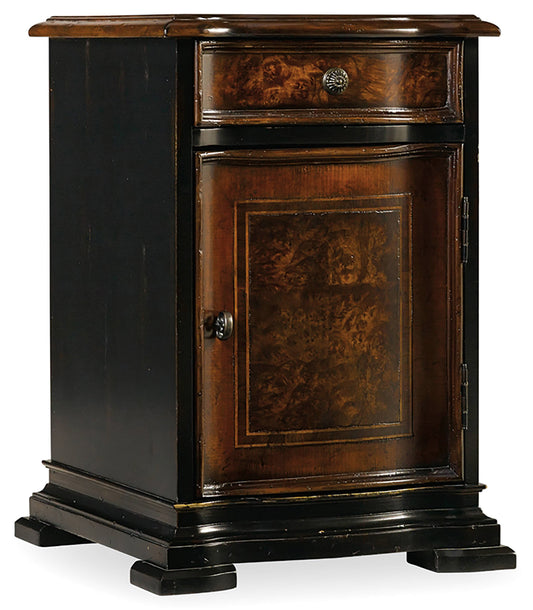 Grandover Chairide Chest